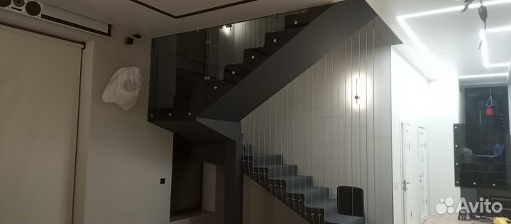 Стеклянные перила для лестниц