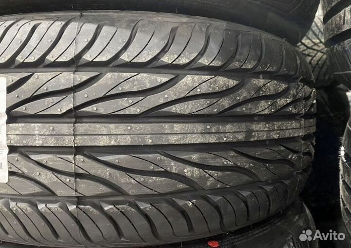 Maxxis MA-Z4S Victra 215/55 R16 97