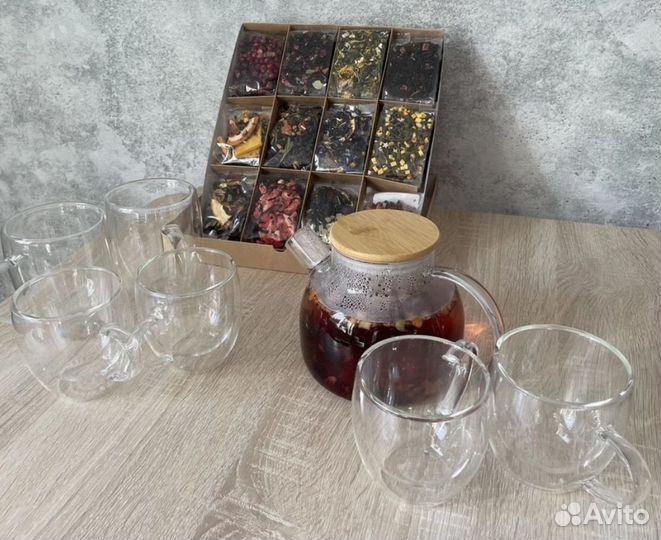 Новый набор чайник и 4 чашки
