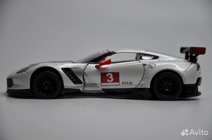 Модель автомобиля Chevrolet Corvette C7.R металл