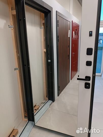 Входная дверь Дуб Вертикаль зеркало