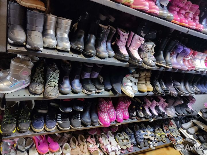 Продаю одежду и обувь детскую