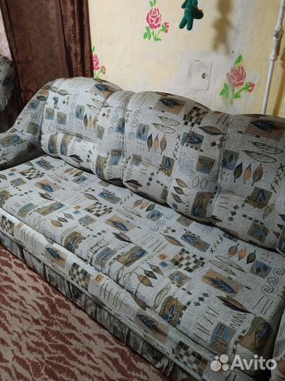 Диван и два кресла