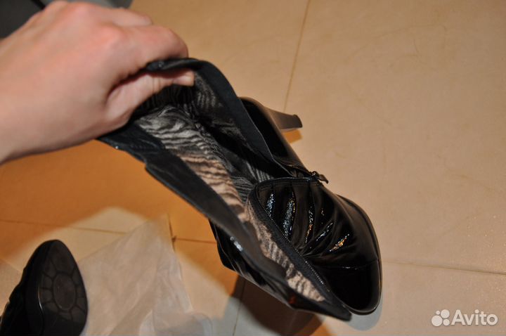 Лакированные демисезонные сапоги Renzoni