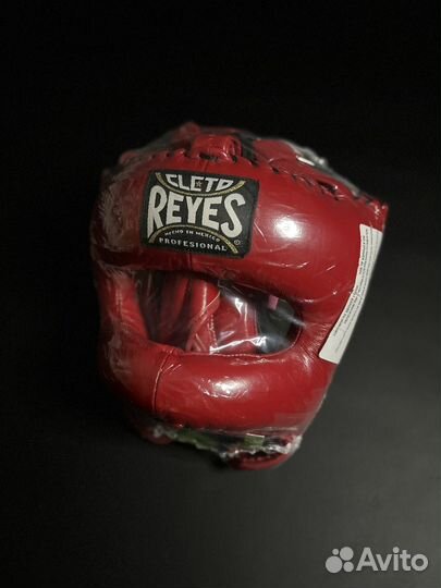 Шлем Cleto Reyes