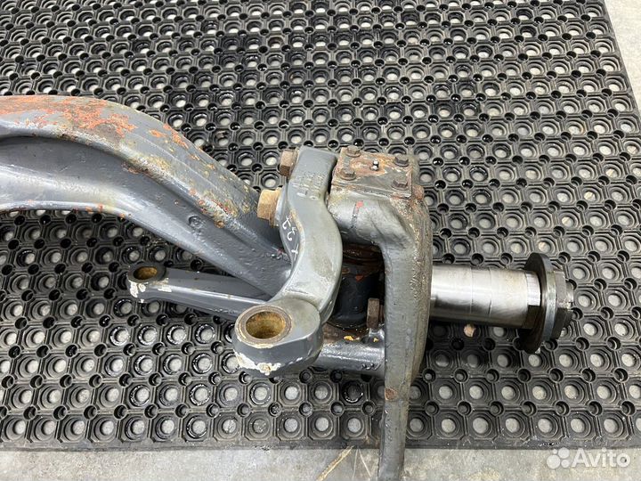 1785563 Балка передняя в сборе