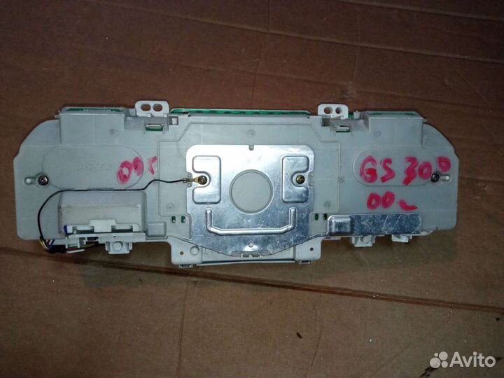 Lexus GS300 щиток приборов