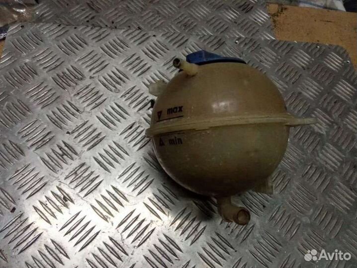 Расширительный бачок Volkswagen Golf 3 1H0121407