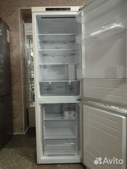 Холодильник новый