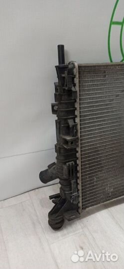 Радиатор охлаждения двигателя Ford Focus хетчбэк