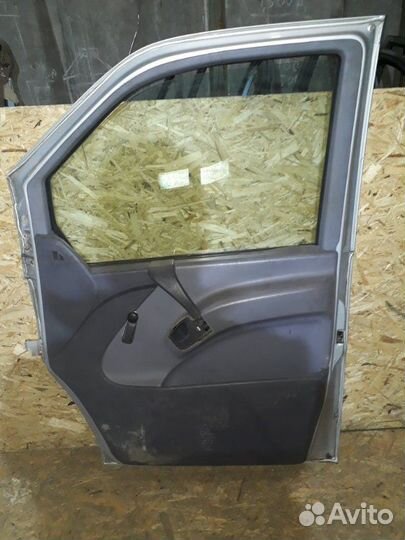 Дверь для передняя правая Mercedes Vito W638 OM