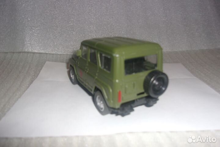 Модель армейского автомобиля УАЗ