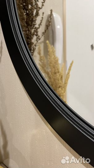 Круглое зеркало в раме 59см