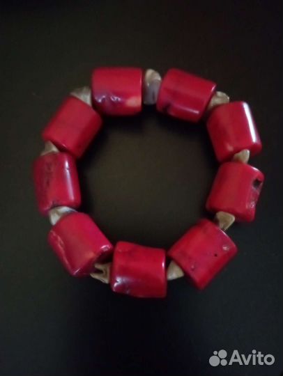 Браслет из коралла с натуральным перламутром