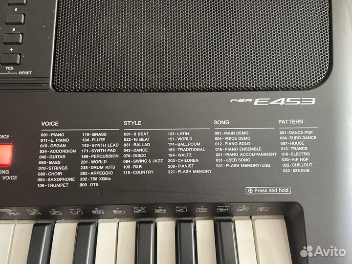 Синтезатор Yamaha PSR-E453