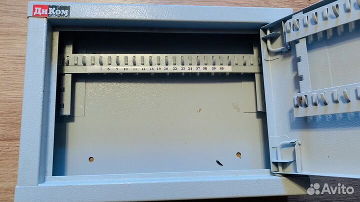 Металлический сварной шкаф для ключей диком