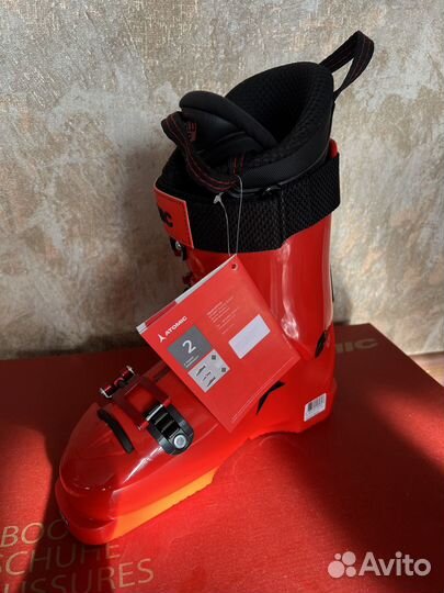 Горнолыжные ботинки atomic