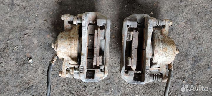 Суппорт передний Honda Stepwgn RF3