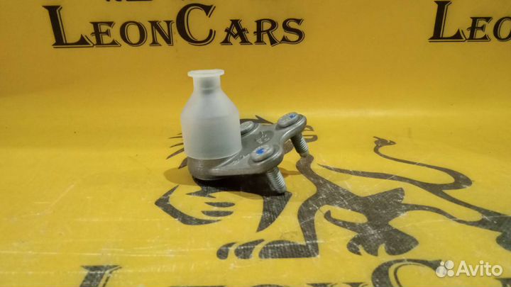 Шаровая опора левая Volkswagen Polo 5 2011 VAG