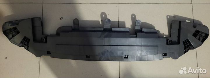 Пыльник бампера передний Тoyota Camry V70