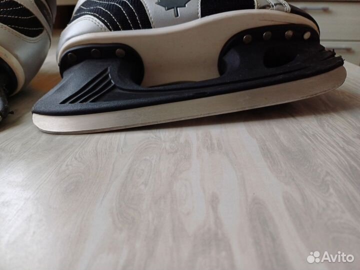 Коньки хоккейные