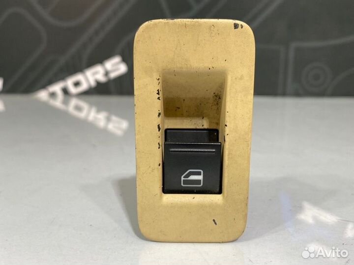 Кнопка стеклоподъемника Volkswagen Touareg 7L