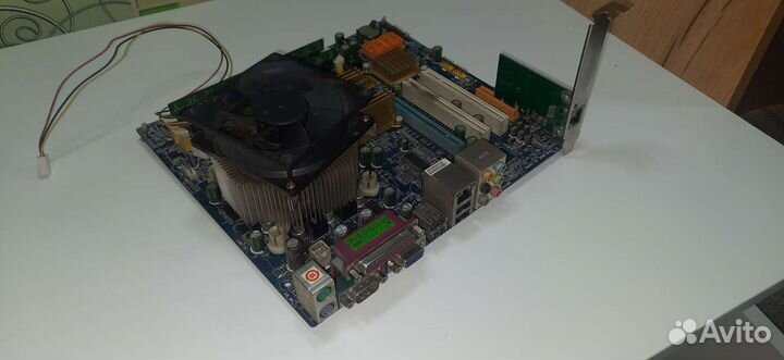 Материнская плата с процессором и памятью