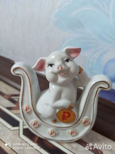 Сувениры - статуэтки