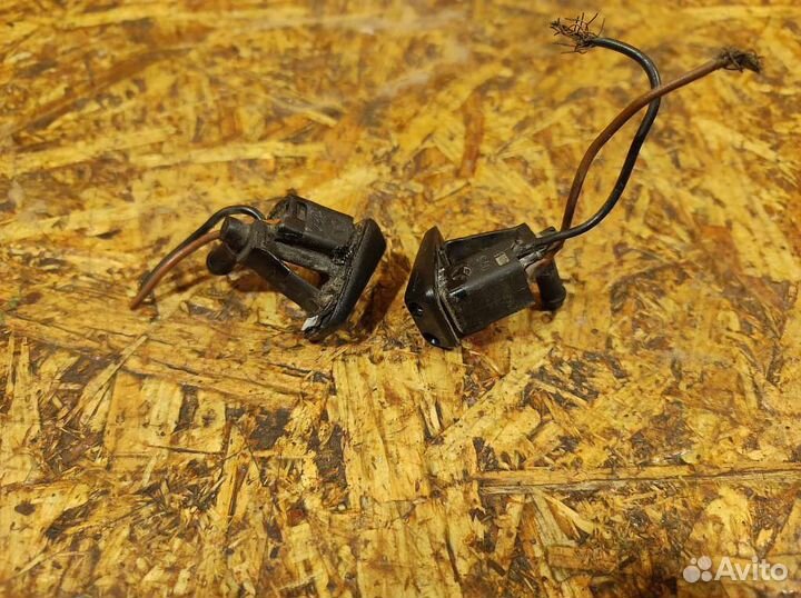 Форсунка омывателя Mercedes W202