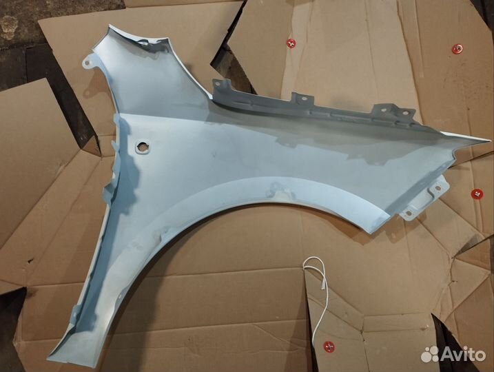 Переднее левое крыло Шкода рапид