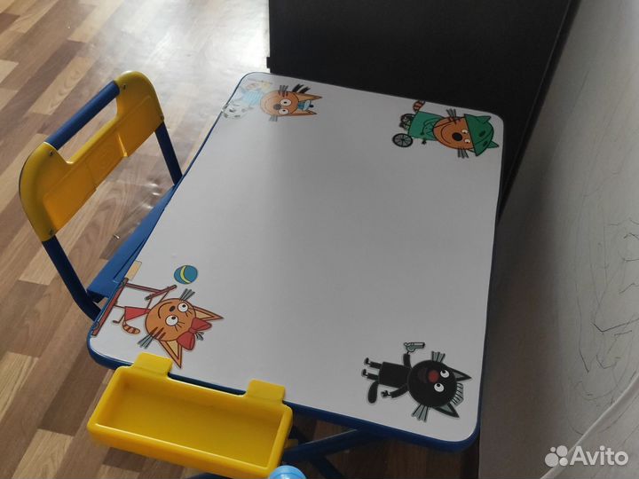 Детский столик и стульчик