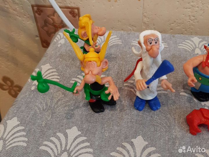 Игрушки из киндера