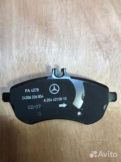 Колодки тормозные передние Mercedes A0054200820