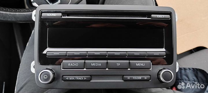 Штатная магнитола на volkswagen tiguan