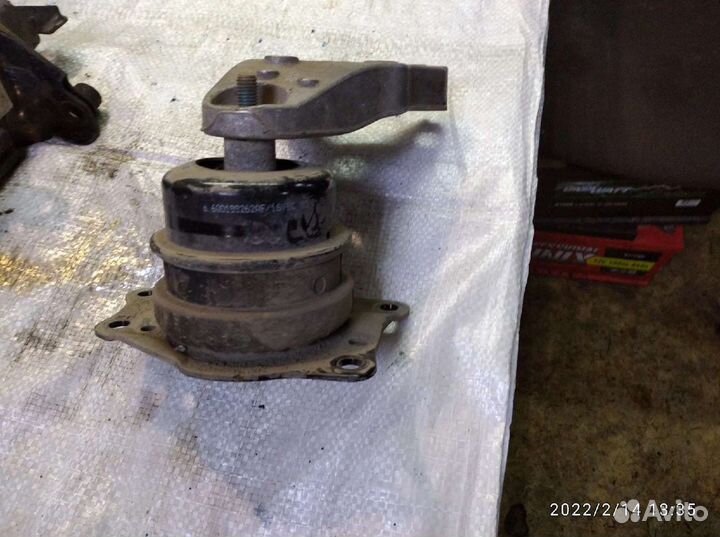 Подушка кронштейн двигателя фабия 1