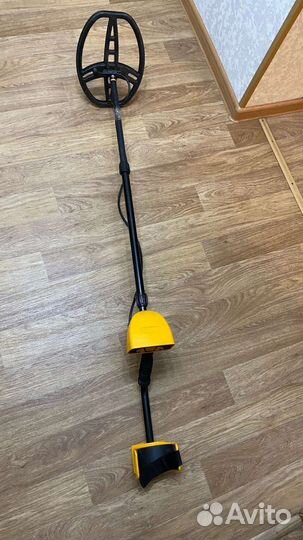 Металлоискатель и лопата Fiskars