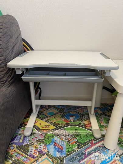 Детский письменный стол
