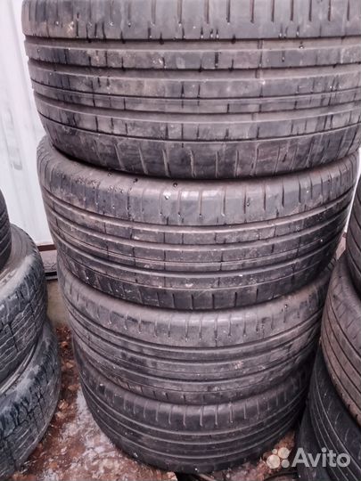 Goodyear Assurance ComforTred 285/45 R20