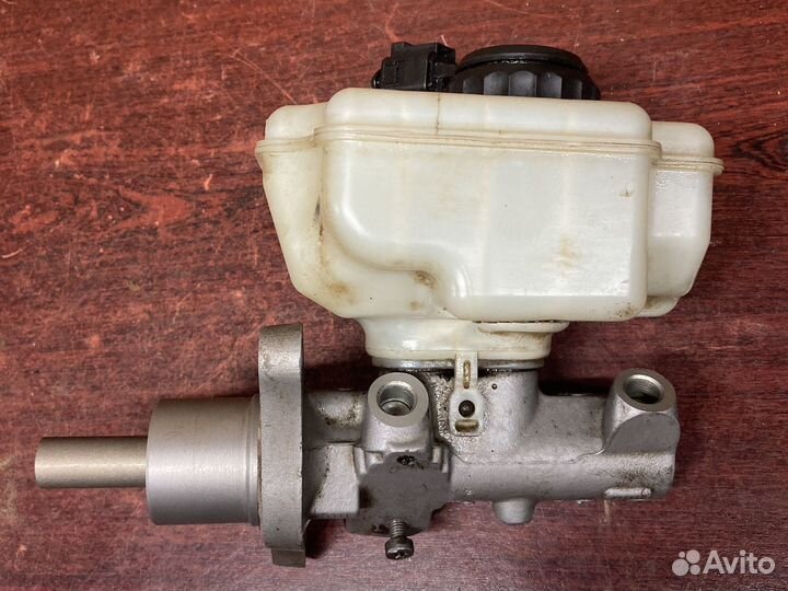 Главный тормозной цилиндр гольф 6