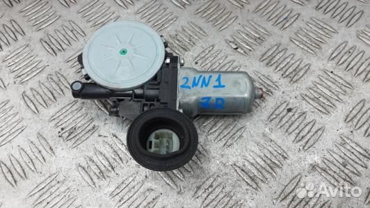 Моторчик стеклоподъемника заднего правого toyota R