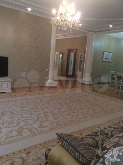 Дом 600 м² на участке 6 сот.