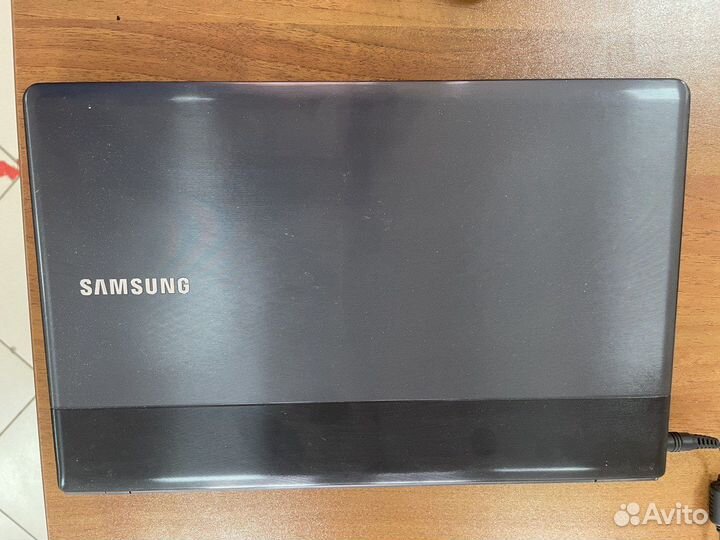 Ноутбук Samsung NP300E5X