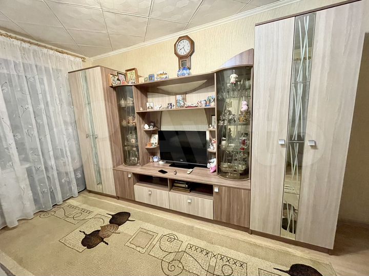 2-к. квартира, 50 м², 3/3 эт.