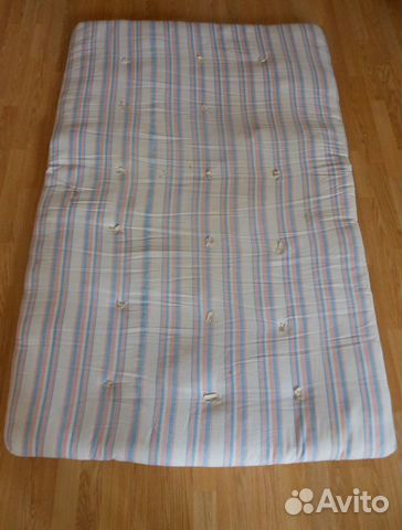 Матрац с пододеяльником и подушками