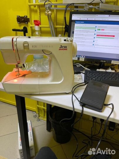 Швейная машина Janome Jem
