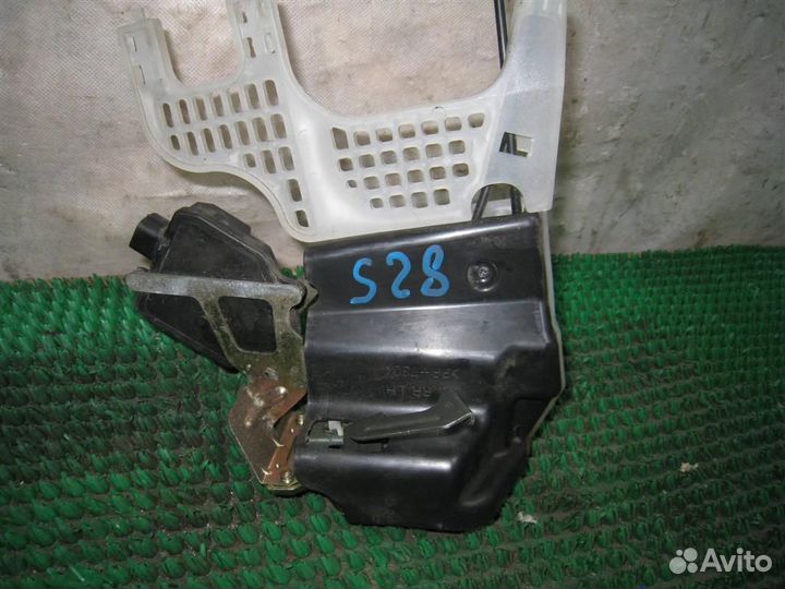 Замок двери задней левой Hyundai Tucson (JM) 2005