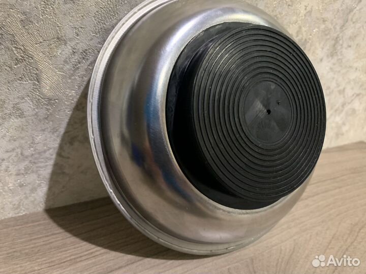 Тарелка с магнитом