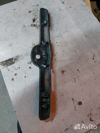 Накладка крышки багажника Toyota camry 40