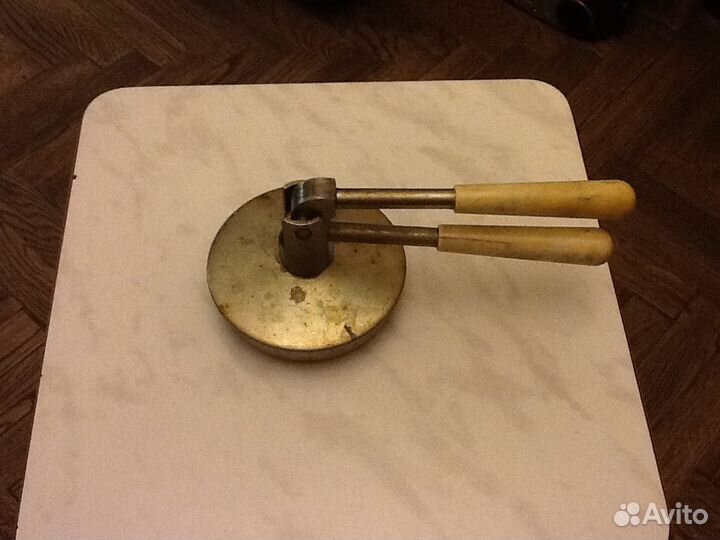 Машинка для закрутки банок СССР