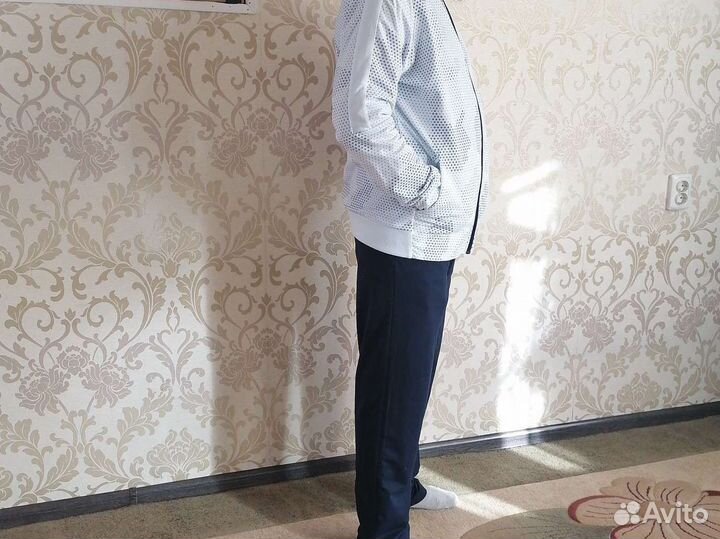 Спортивный костюм женский